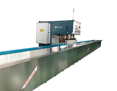 久羅移動(dòng)式膜材焊接機(jī) 久羅移動(dòng)式膜材焊接機(jī)